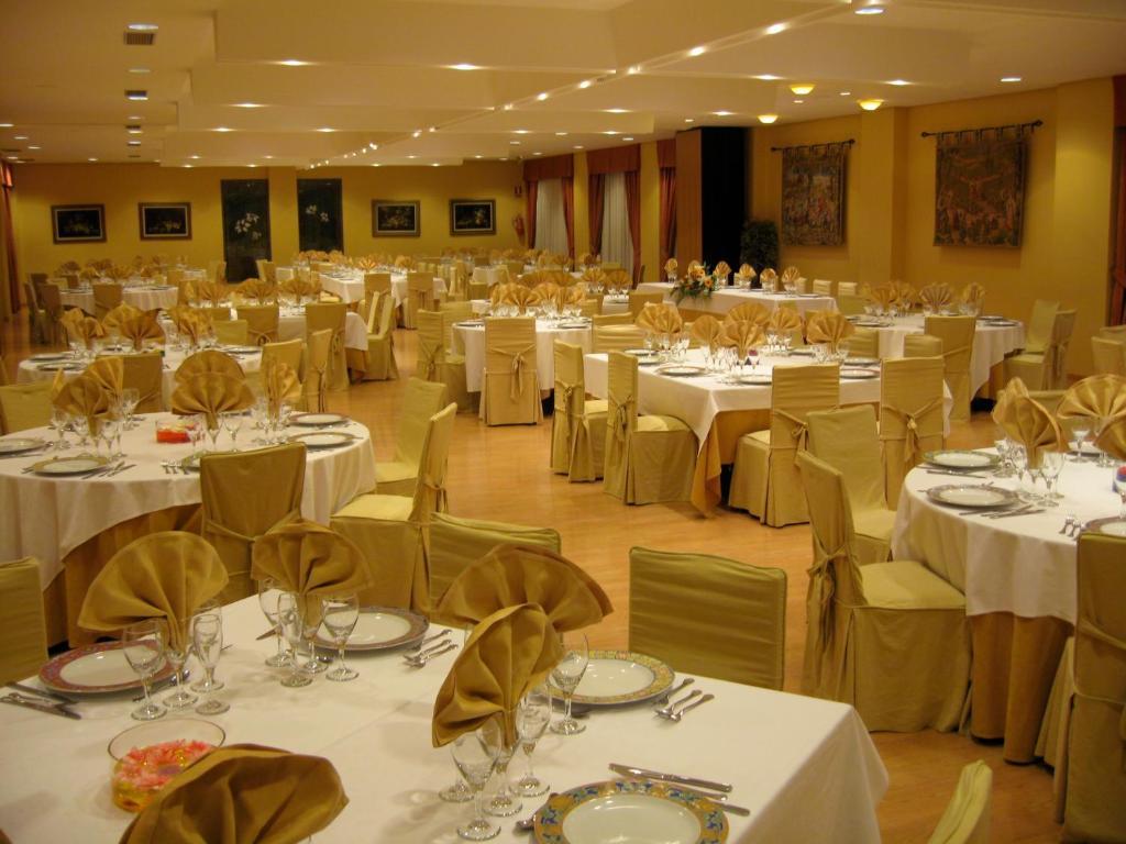 Hotel Restaurante San Roque Medina del Campo Extérieur photo